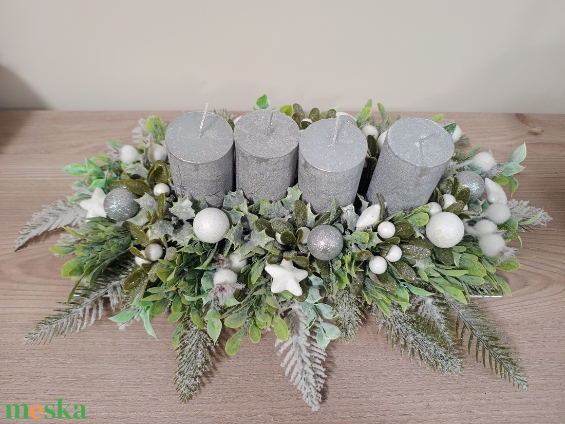 Ezüst-zöld gyertyás karácsonyi ünnepi adventi asztaldísz - karácsony - adventi díszek - adventi asztaldísz - Meska.hu