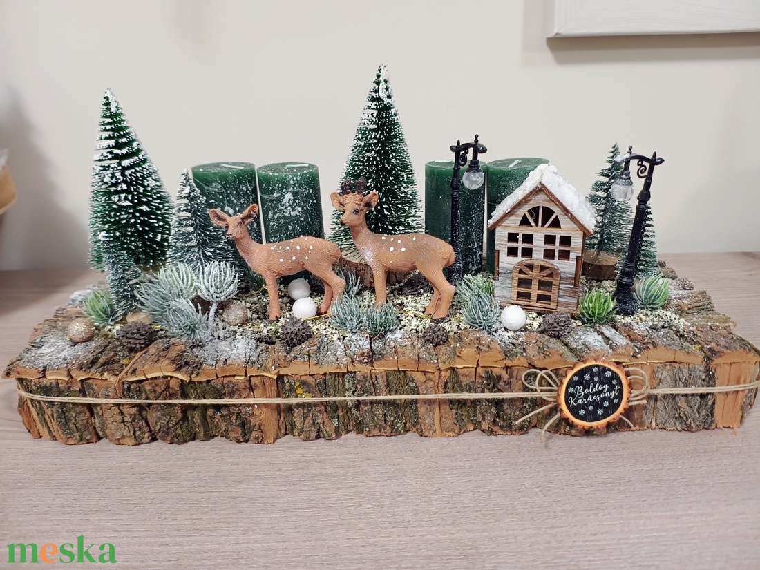 Háncs alapban őzike figurákkal zöld és barna színvilágban karácsonyi ünnepi adventi asztaldísz  - karácsony - adventi díszek - adventi gyertyadíszek és koszorúdíszek - Meska.hu
