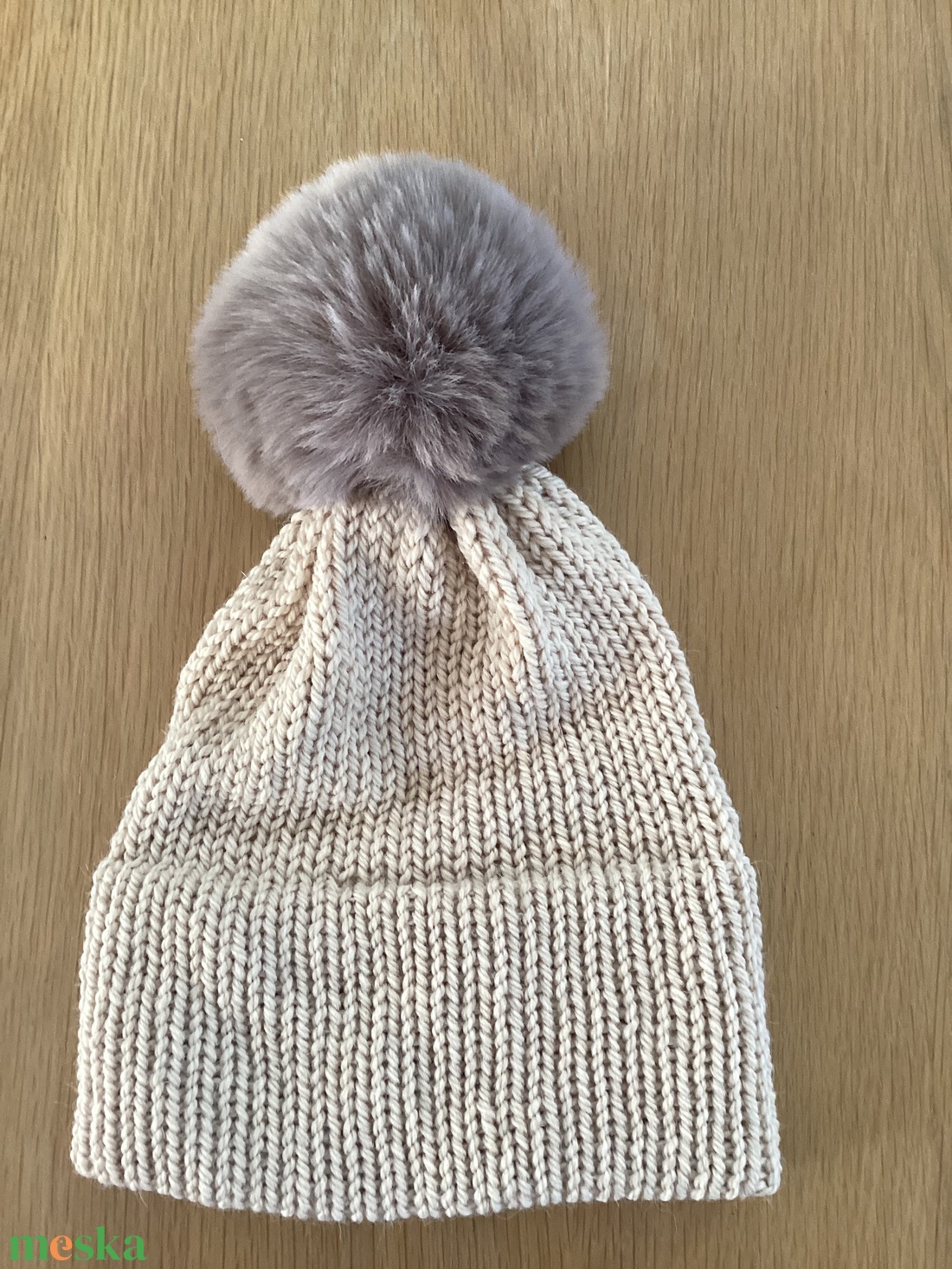Bézs Kötött Merino Gyapjú Sapka levehetö pompommal - ruha & divat - sál, sapka, kendő - sapka - Meska.hu Bézs Kötött Merino Gyapjú Sapka levehetö pompommal - ruha & divat - sál, sapka, kendő - sapka - Meska.hu