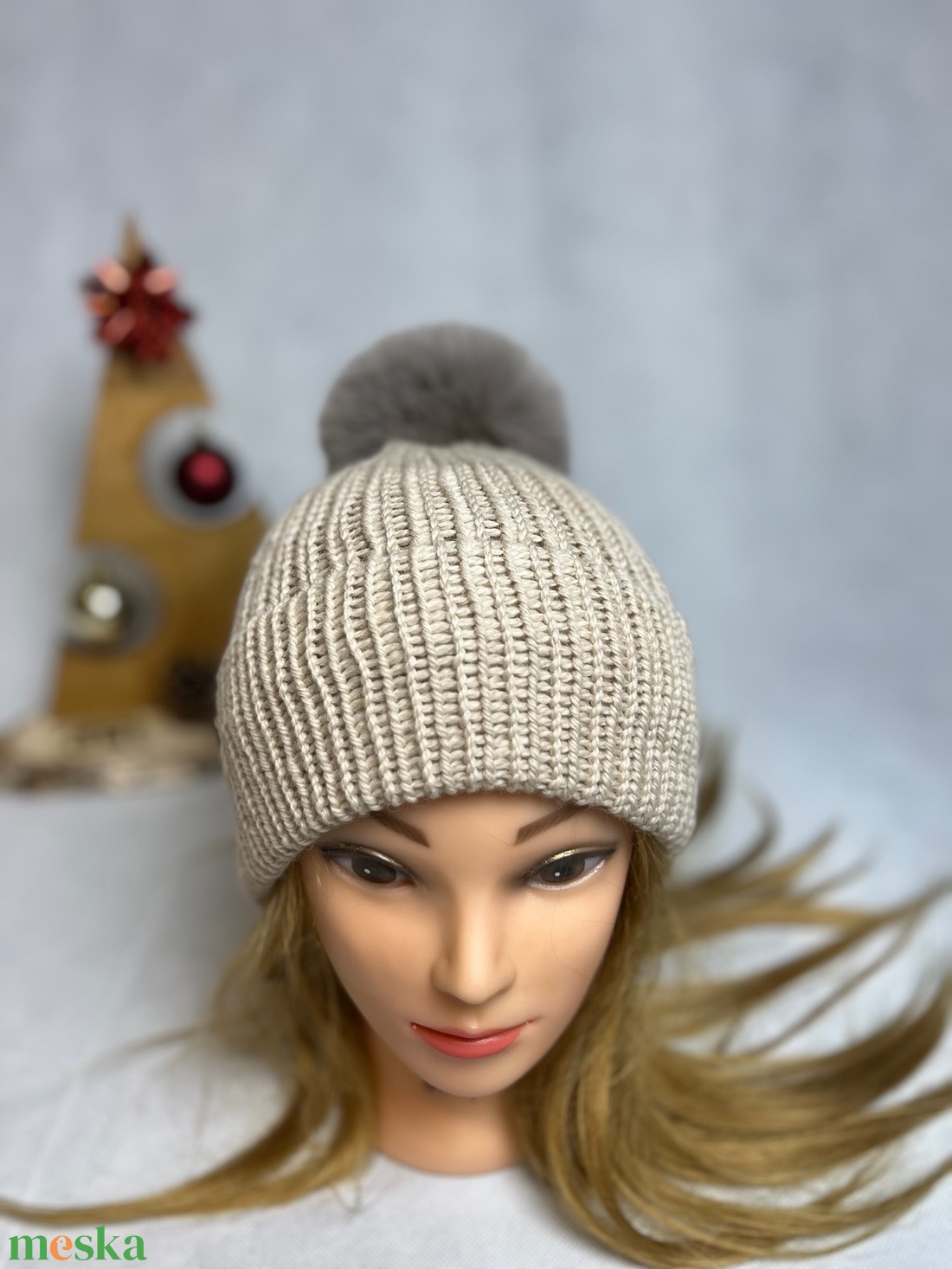 Bézs Kötött Merino Gyapjú Sapka levehetö pompommal - ruha & divat - sál, sapka, kendő - sapka - Meska.hu Bézs Kötött Merino Gyapjú Sapka levehetö pompommal - ruha & divat - sál, sapka, kendő - sapka - Meska.hu