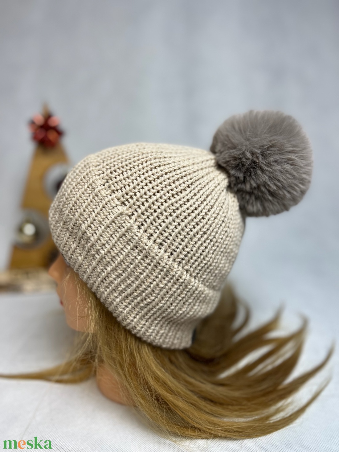 Bézs Kötött Merino Gyapjú Sapka levehetö pompommal - ruha & divat - sál, sapka, kendő - sapka - Meska.hu Bézs Kötött Merino Gyapjú Sapka levehetö pompommal - ruha & divat - sál, sapka, kendő - sapka - Meska.hu