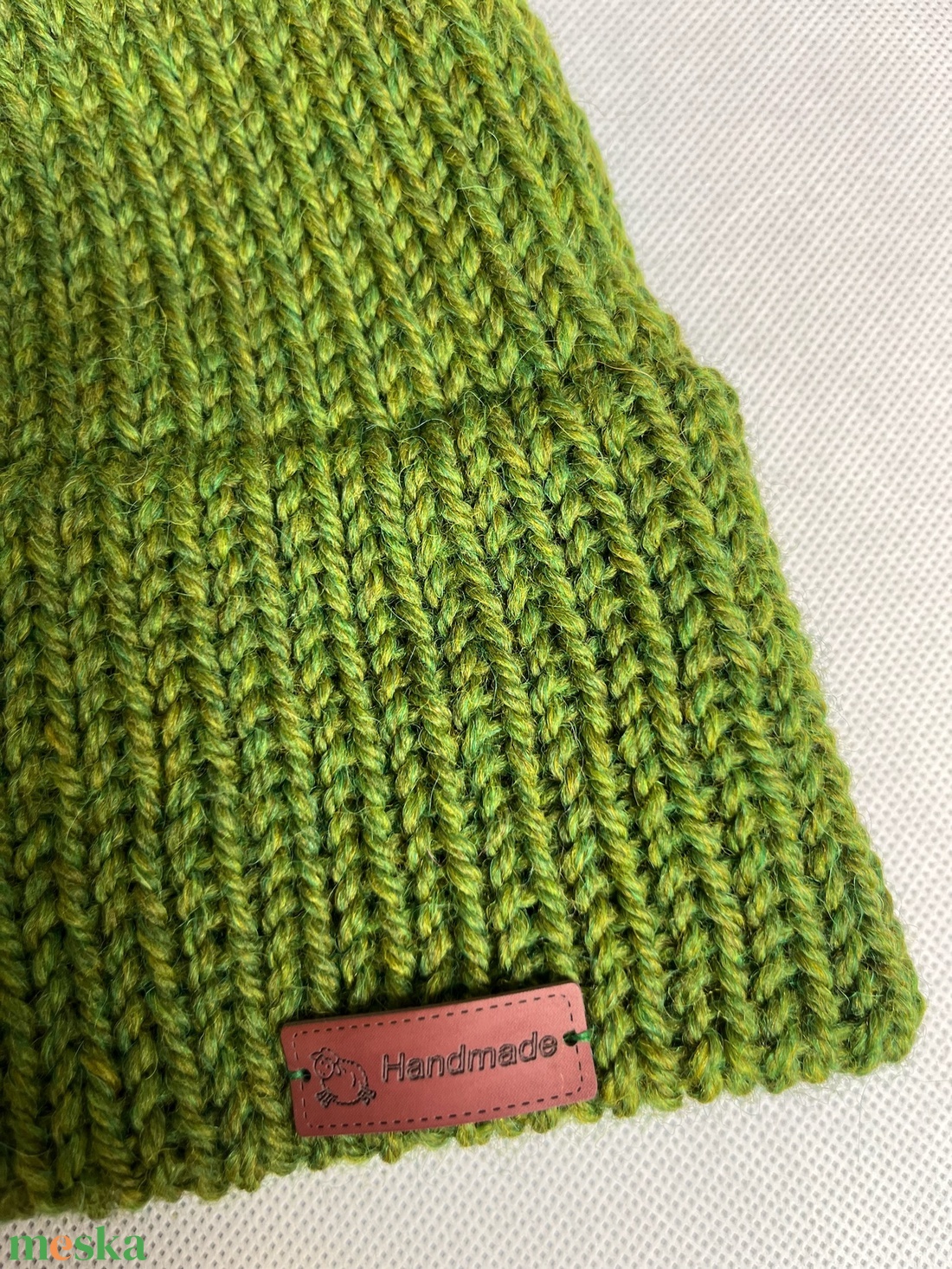 Zöld Kötött Merino Gyapjú Sapka levehetö pompommal - ruha & divat - sál, sapka, kendő - sapka - Meska.hu Zöld Kötött Merino Gyapjú Sapka levehetö pompommal - ruha & divat - sál, sapka, kendő - sapka - Meska.hu