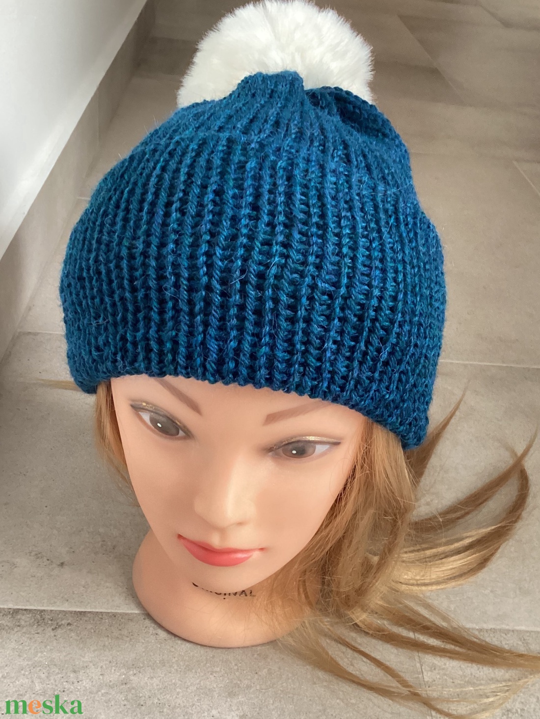 Kék Kötött Merino Gyapjú Sapka Sál Szett levehetö pompommal - ruha & divat - sál, sapka, kendő - sapka & sál szett - Meska.hu Kék Kötött Merino Gyapjú Sapka Sál Szett levehetö pompommal - ruha & divat - sál, sapka, kendő - sapka & sál szett - Meska.hu