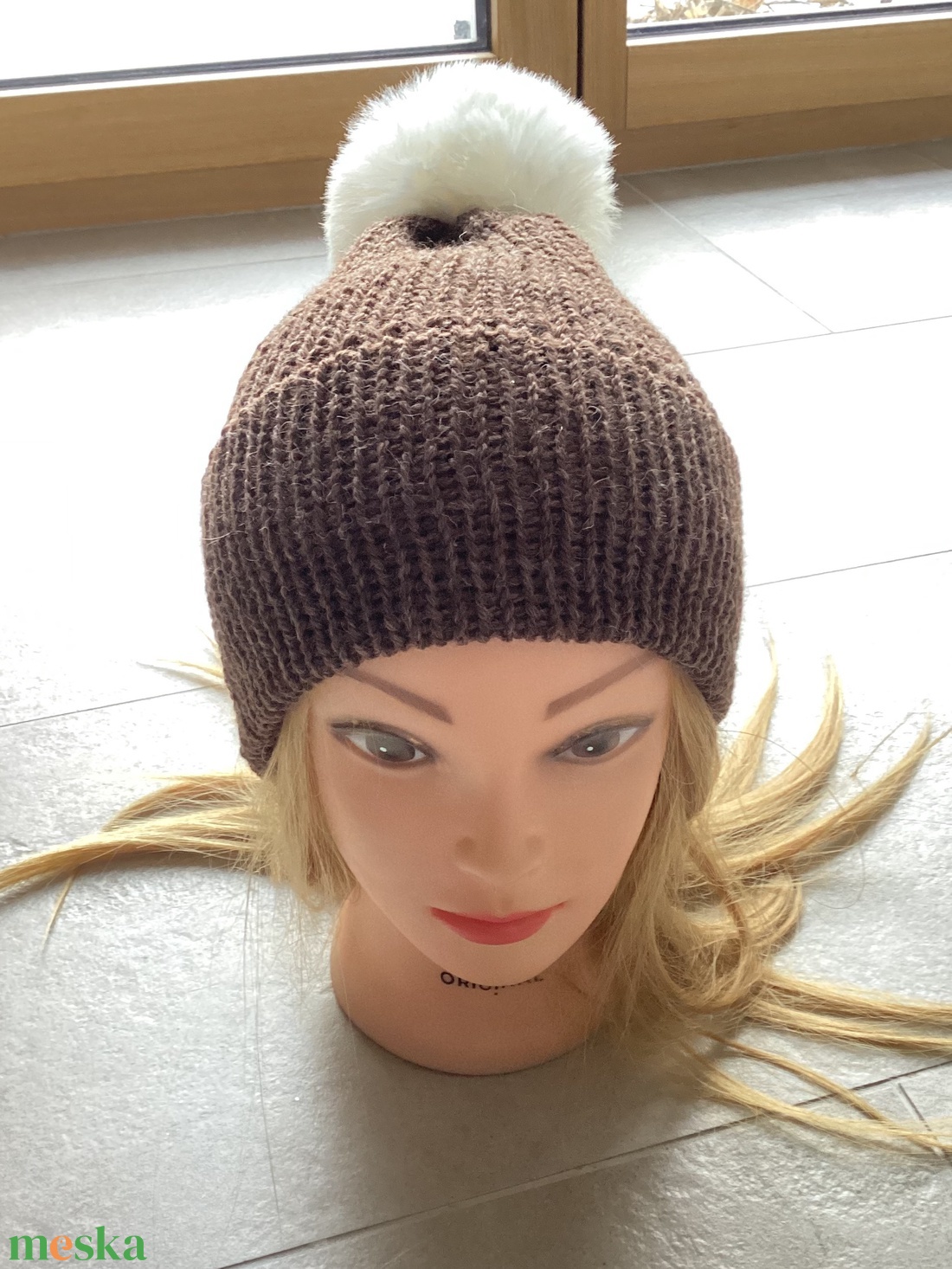 Barna Kötött Merino Gyapjú Sapka levehetö pompommal - ruha & divat - sál, sapka, kendő - sapka - Meska.hu Barna Kötött Merino Gyapjú Sapka levehetö pompommal - ruha & divat - sál, sapka, kendő - sapka - Meska.hu