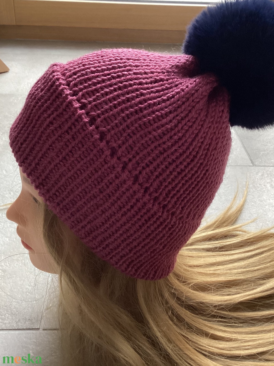 Junior Magenta Kötött Merino Gyapjú Sapka levehetö pompommal - ruha & divat - sál, sapka, kendő - sapka - Meska.hu Junior Magenta Kötött Merino Gyapjú Sapka levehetö pompommal - ruha & divat - sál, sapka, kendő - sapka - Meska.hu