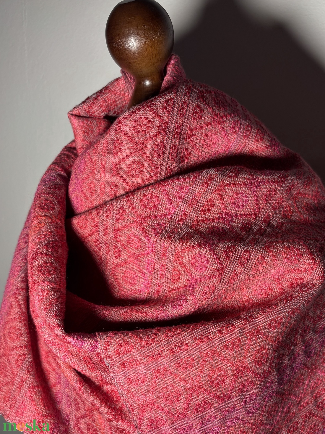 Kézzel szőtt Málna színátmenetes Merinó Kashmir Rózsa rost Selyem Kendő - ruha & divat - sál, sapka, kendő - kendő - Meska.hu Kézzel szőtt Málna színátmenetes Merinó Kashmir Rózsa rost Selyem Kendő - ruha & divat - sál, sapka, kendő - kendő - Meska.hu