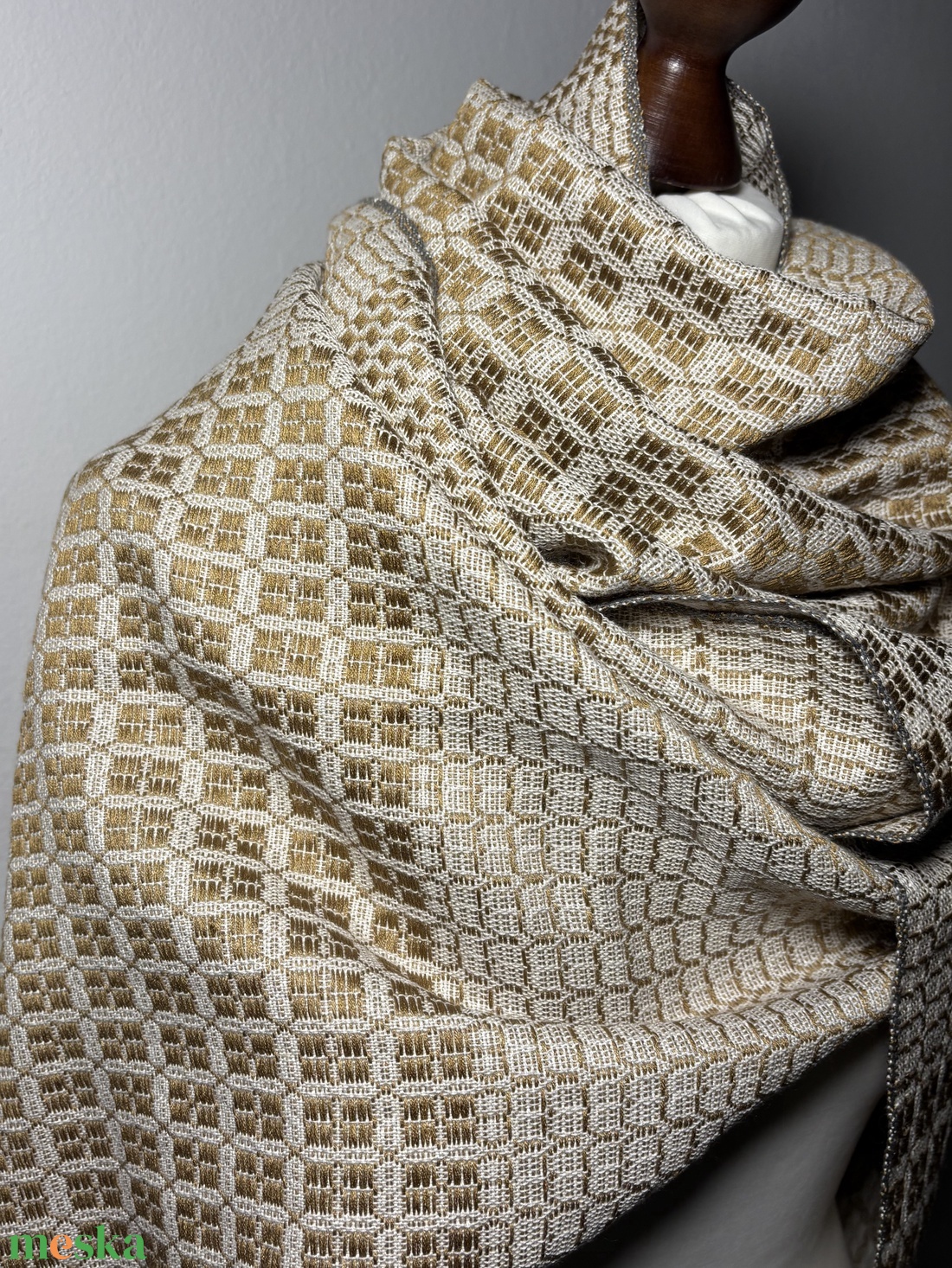 Kézzel szőtt Arany - Fehér Selyem Kendő - ruha & divat - sál, sapka, kendő - kendő - Meska.hu