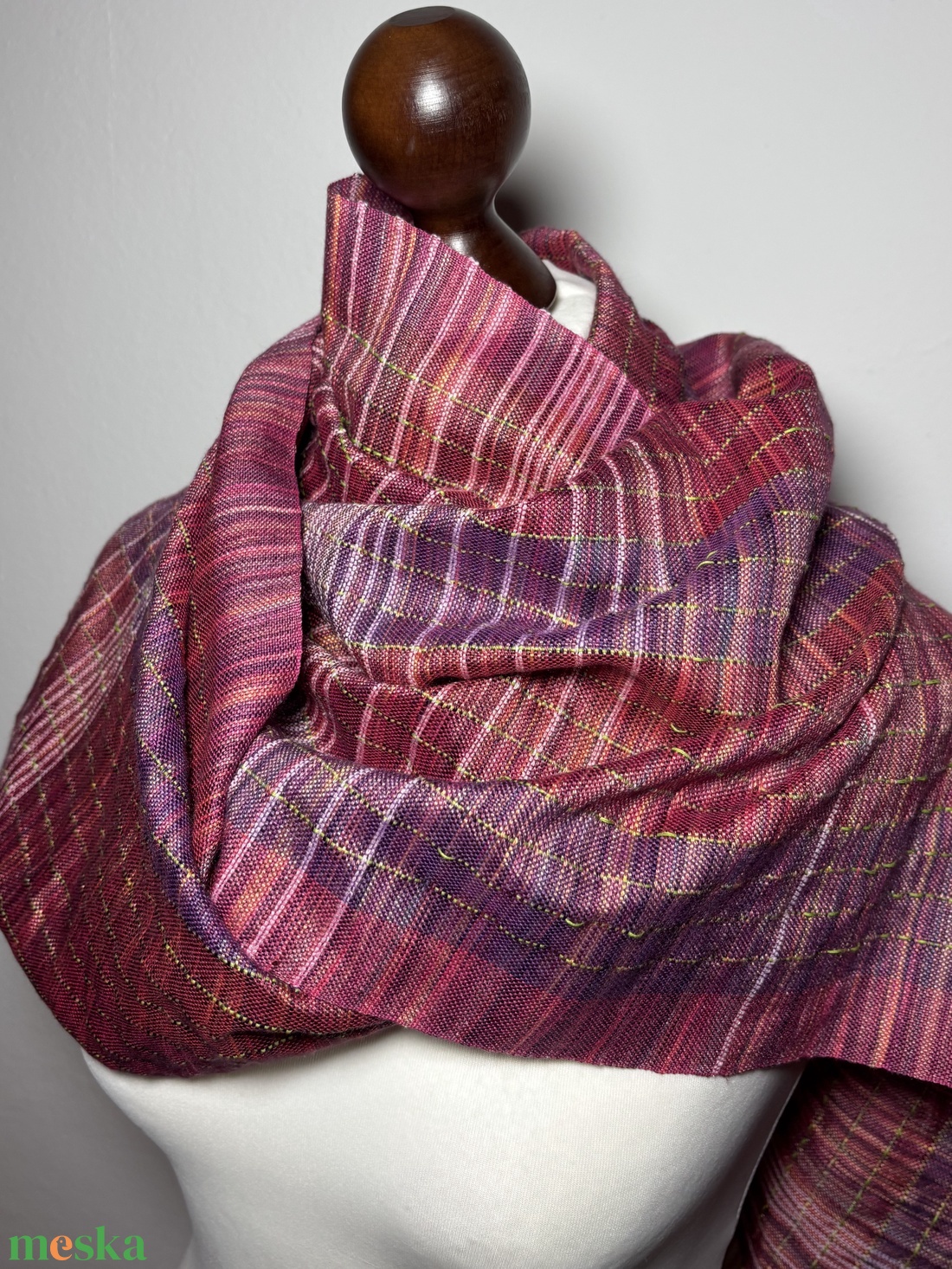 Kézzel szőtt Málna Selyem Kendő - ruha & divat - sál, sapka, kendő - kendő - Meska.hu