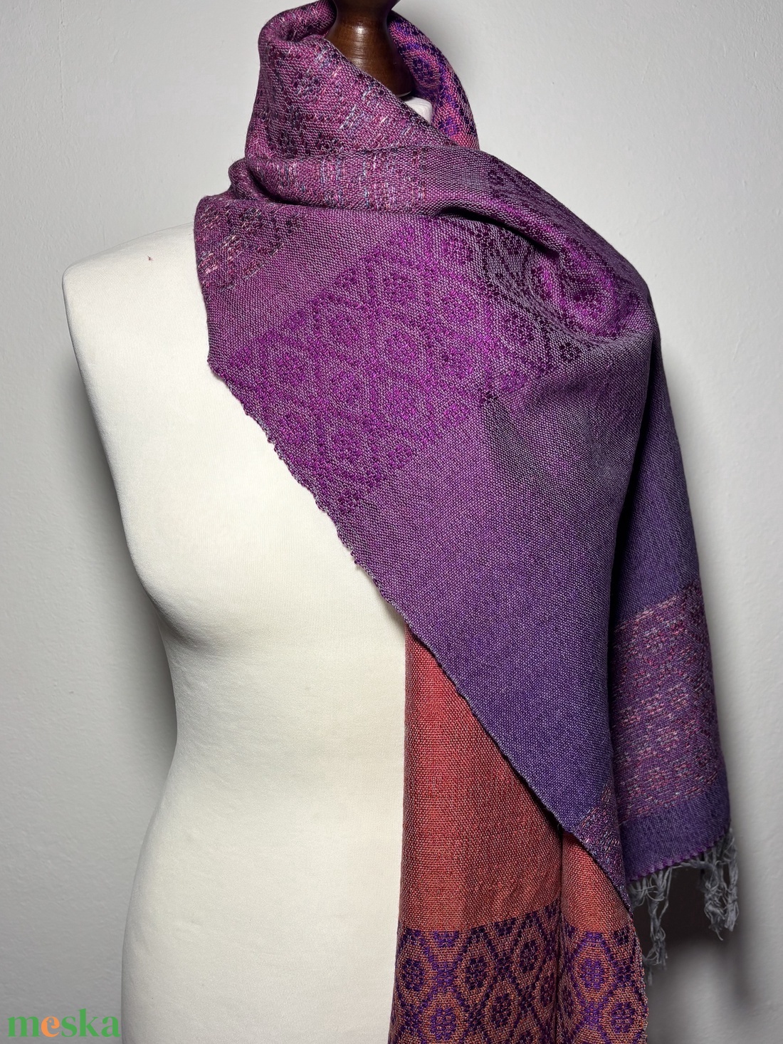 Viragmintás kézzel szőtt lila, narancs merinó selyem sál - ruha & divat - sál, sapka, kendő - kendő - Meska.hu