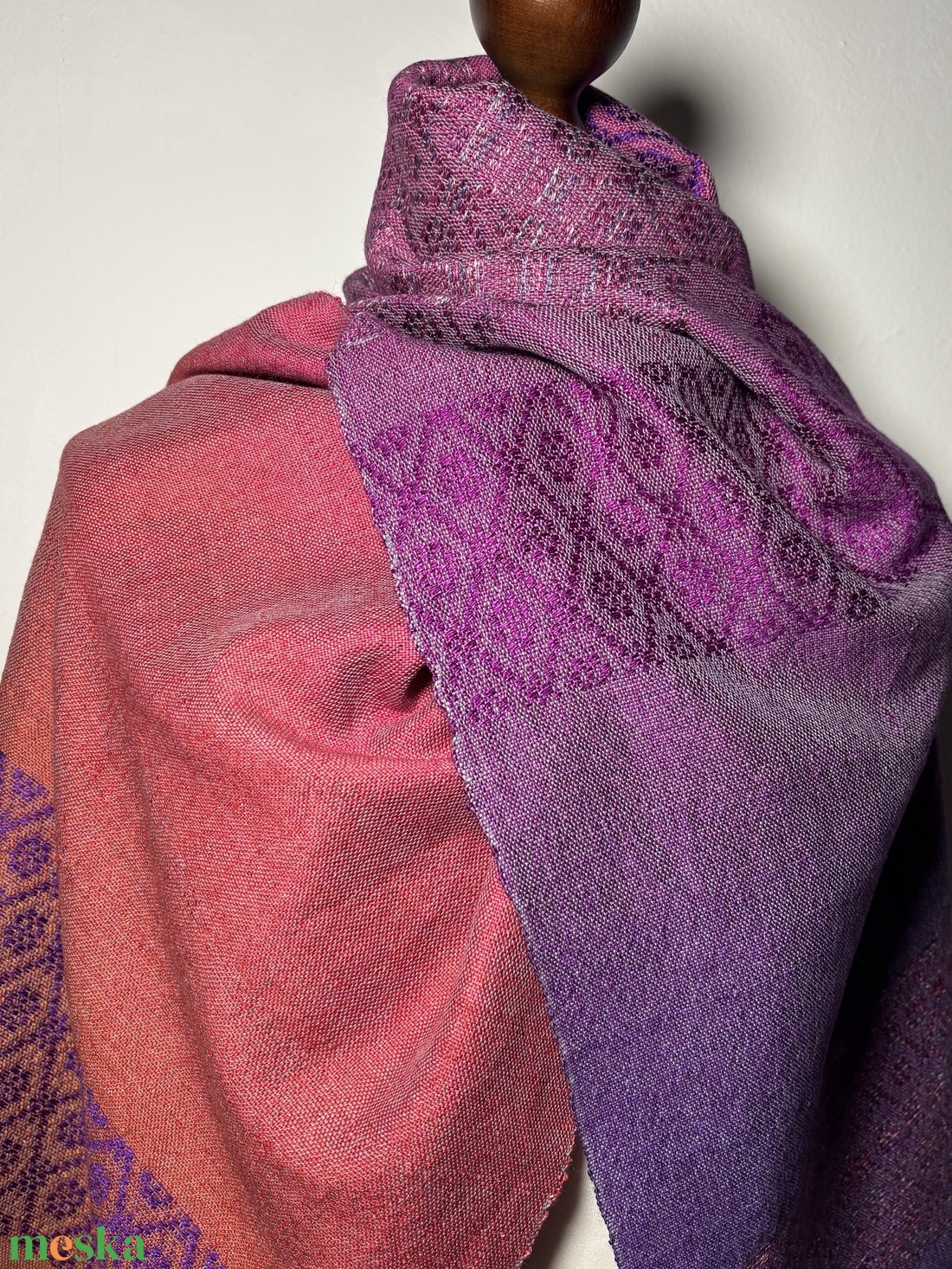 Viragmintás kézzel szőtt lila, narancs merinó selyem sál - ruha & divat - sál, sapka, kendő - kendő - Meska.hu