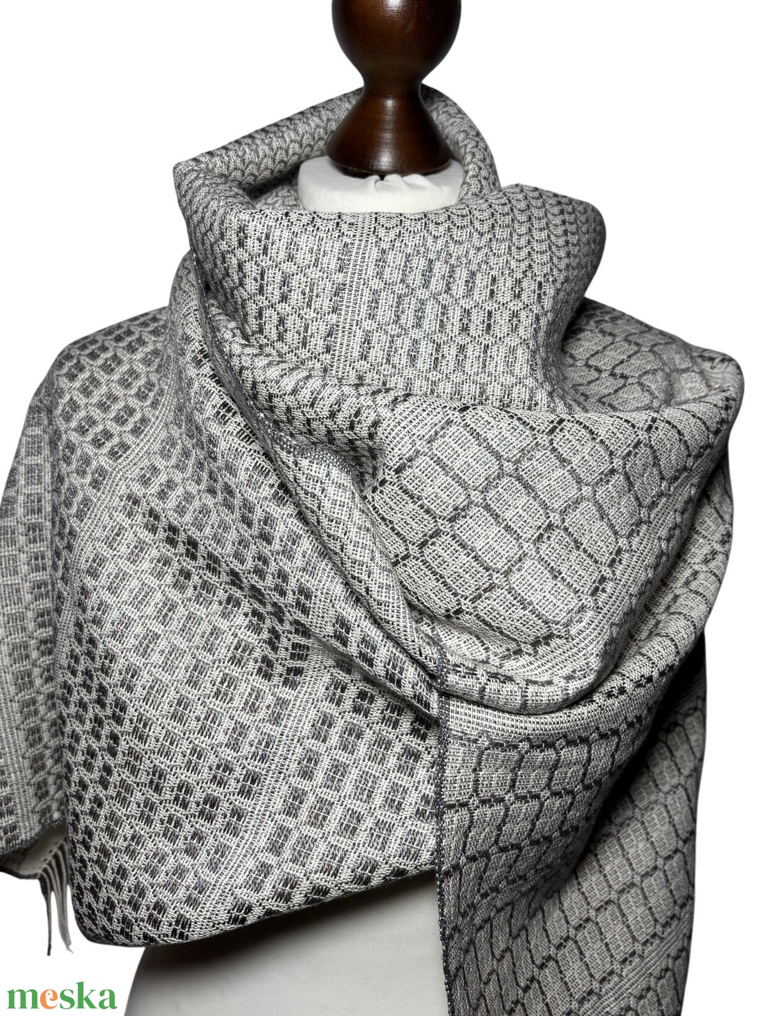 Kézzel szőtt Szürkésbarna Selyem Kendő - ruha & divat - sál, sapka, kendő - kendő - Meska.hu