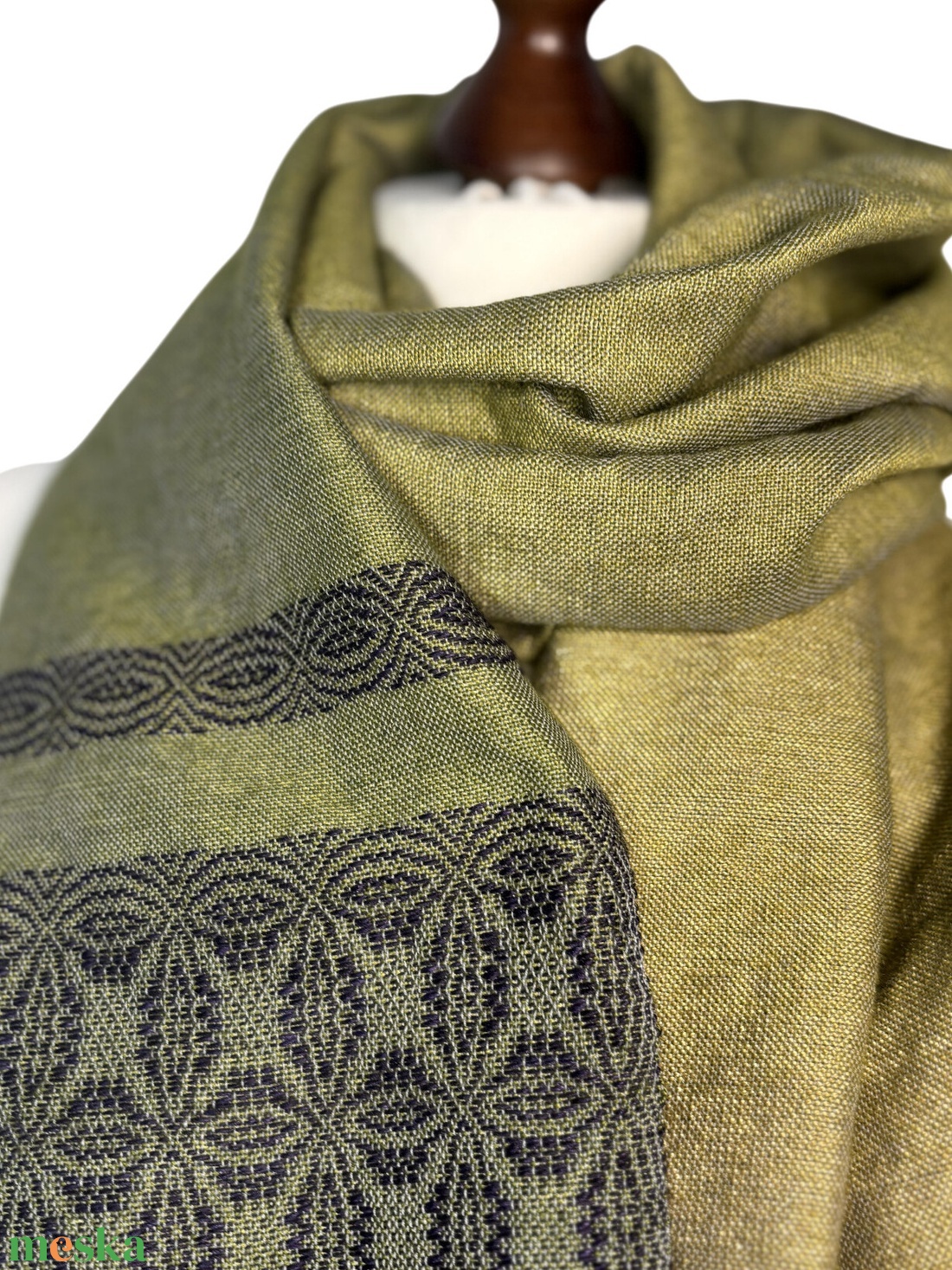 Zöld színátmenetes selyemkendő, kézzel szőtt egyedi darab - ruha & divat - sál, sapka, kendő - kendő - Meska.hu