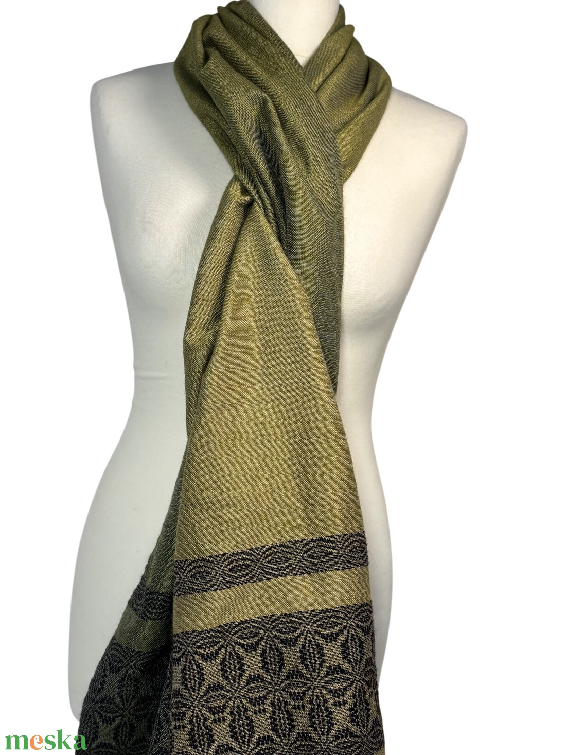 Zöld színátmenetes selyemkendő, kézzel szőtt egyedi darab - ruha & divat - sál, sapka, kendő - kendő - Meska.hu