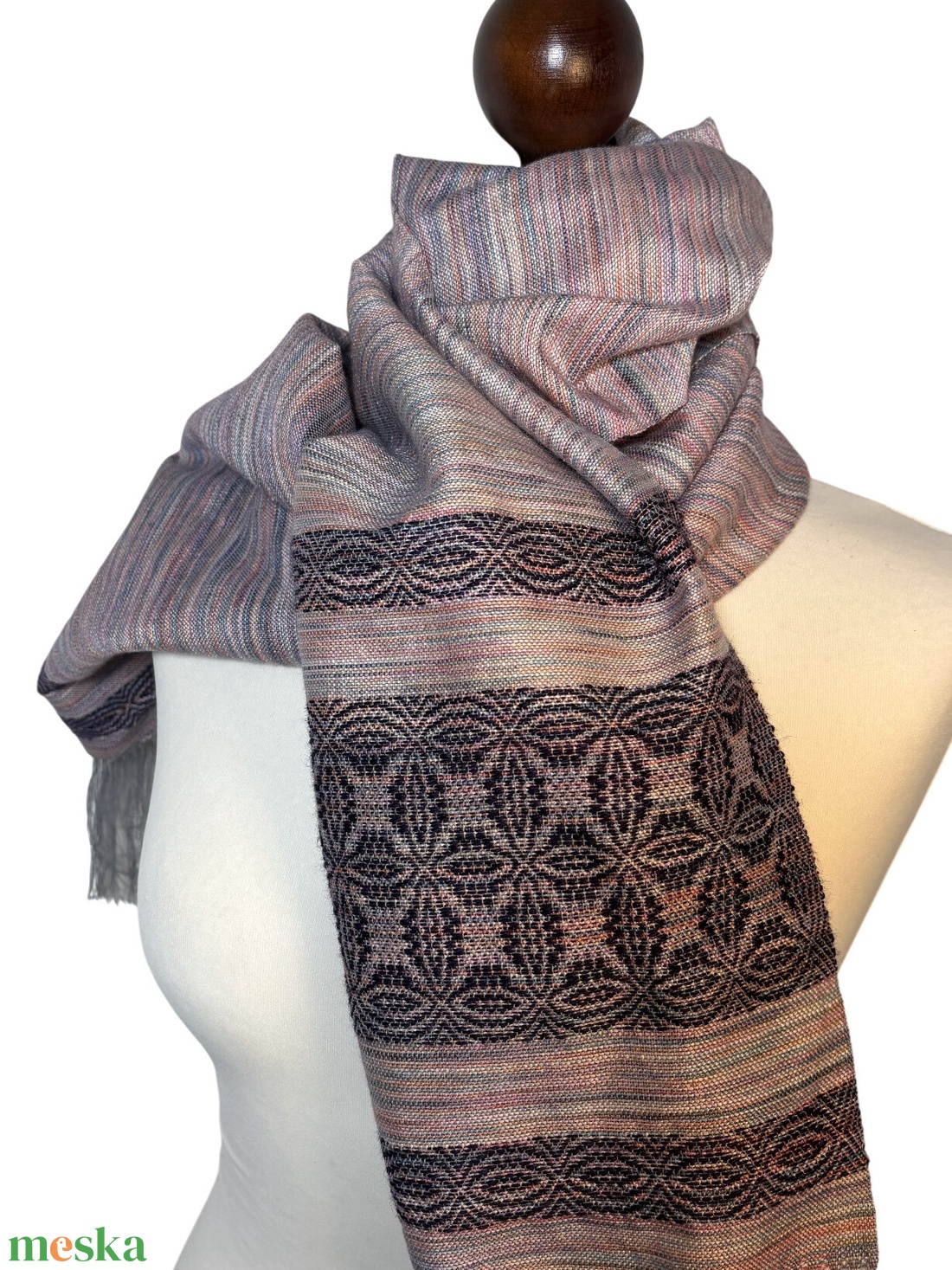 Aszimmetrikus rózsaszín selyem�merinó sál liliom motívummal � Kézzel készült elegáns kendő - ruha & divat - sál, sapka, kendő - kendő - Meska.hu