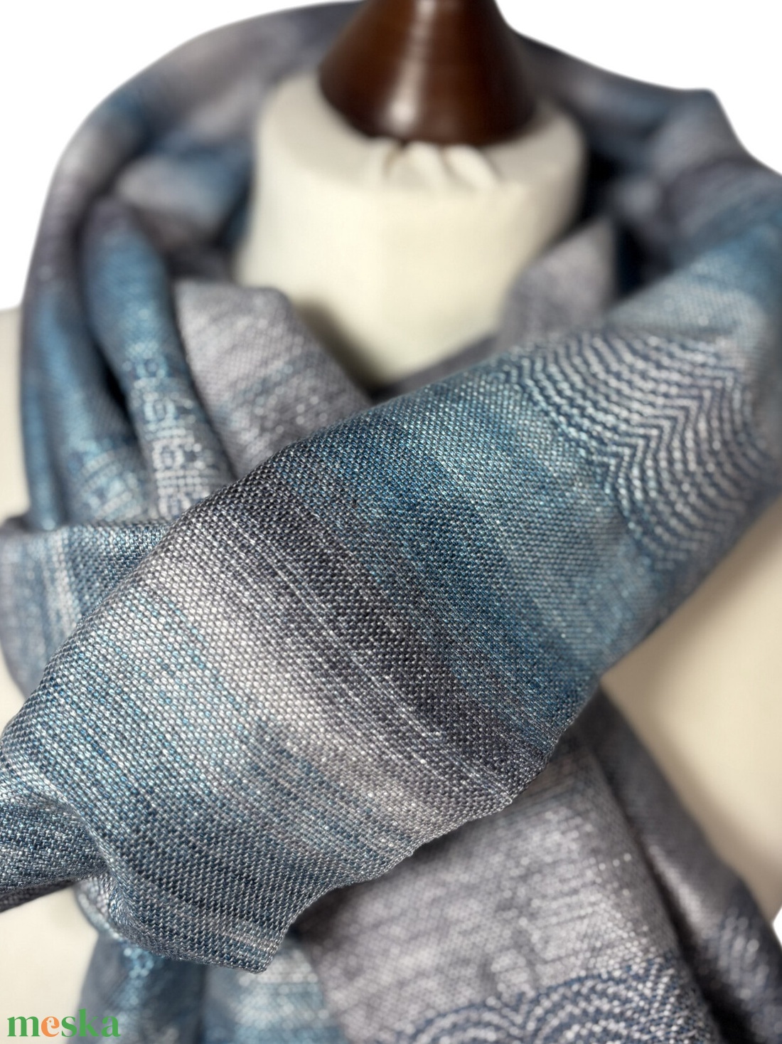 Kézzel szőtt kék Selyem kendő, Elegáns női kiegészítő - ruha & divat - sál, sapka, kendő - kendő - Meska.hu