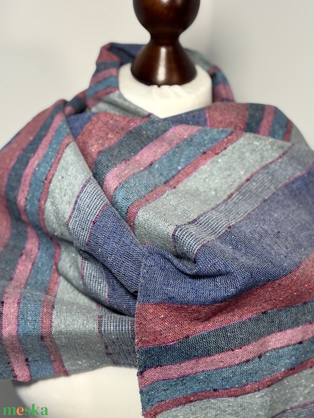 Kézzel szőtt kék, zöld, málna csíkos selyemsál - ruha & divat - sál, sapka, kendő - kendő - Meska.hu