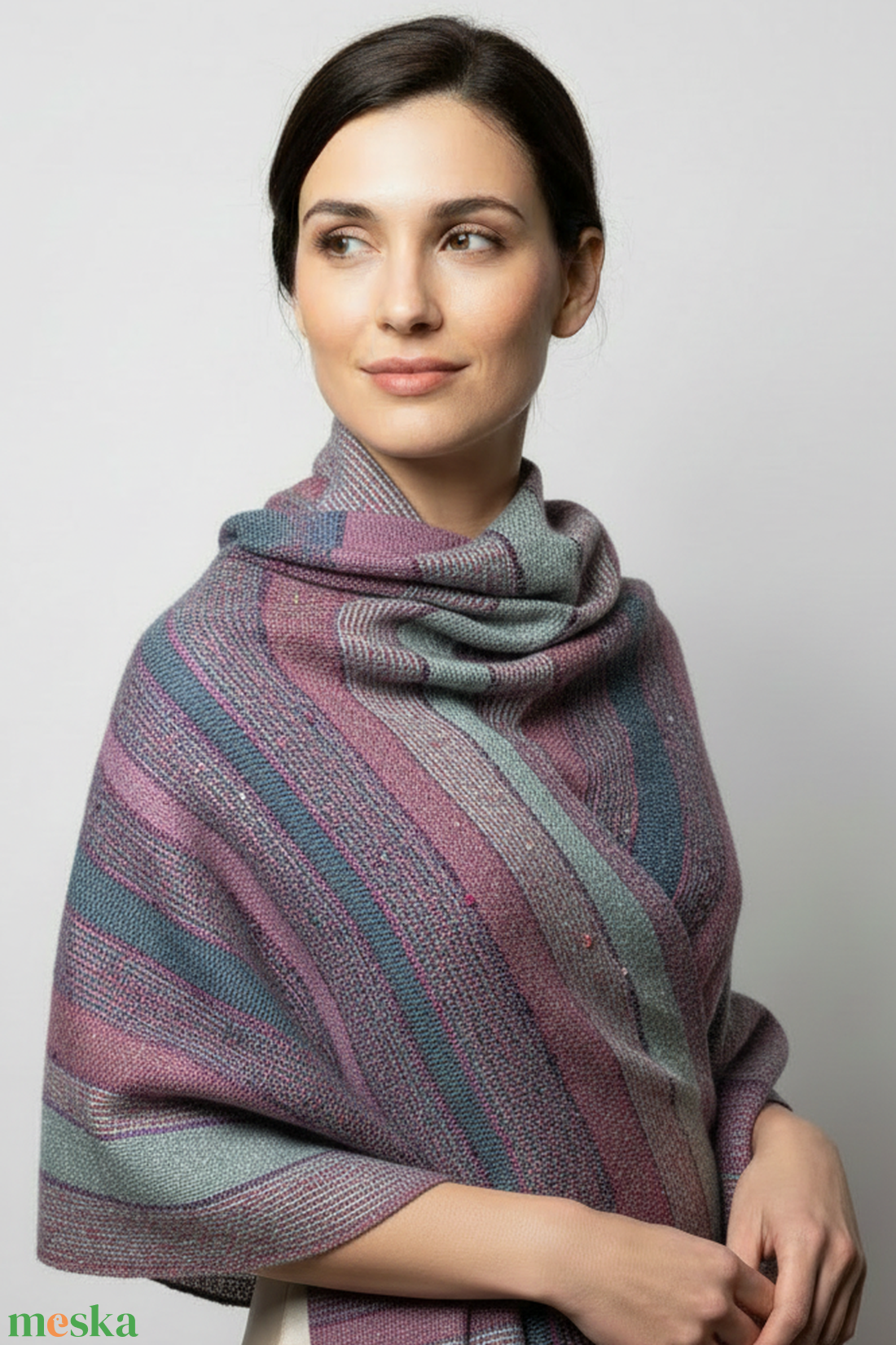 Kézzel szőtt málna, zöldcsíkos selyemsál - ruha & divat - sál, sapka, kendő - stóla - Meska.hu