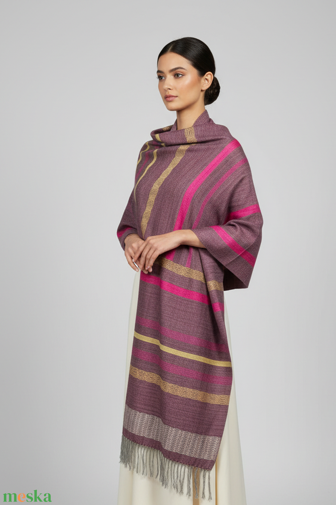 Romantikus, kézzel szőtt merinó�selyem�jak kendő � aszimmetrikus lila sál � egyedi kézműves darab - ruha & divat - sál, sapka, kendő - stóla - Meska.hu