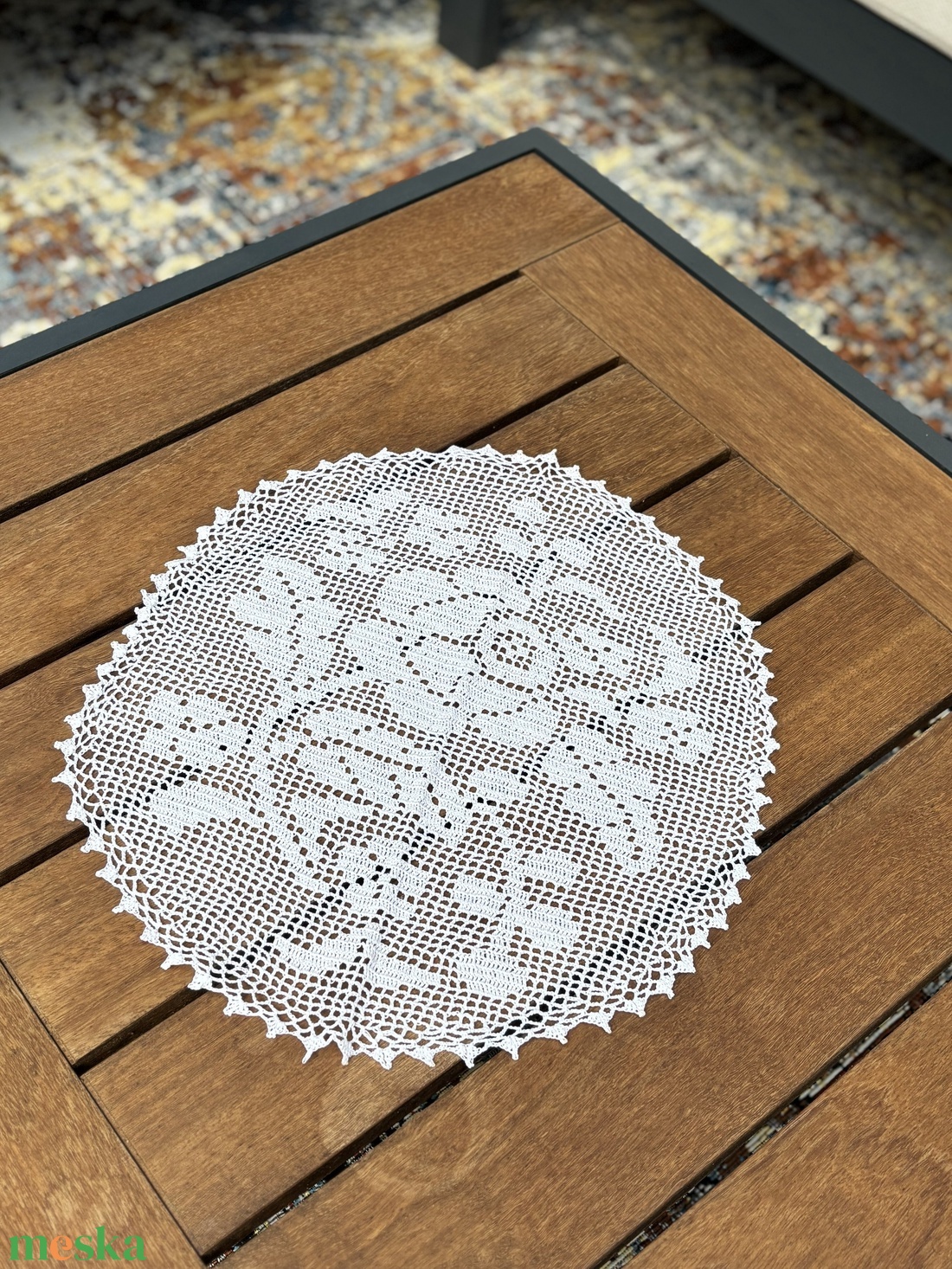 Kézzel horgolt csipke asztaldísz � virágmintás, ovális terítő (38 x 36 cm) - otthon & életmód - lakástextil - abrosz, terítő - asztalközép terítő - Meska.hu