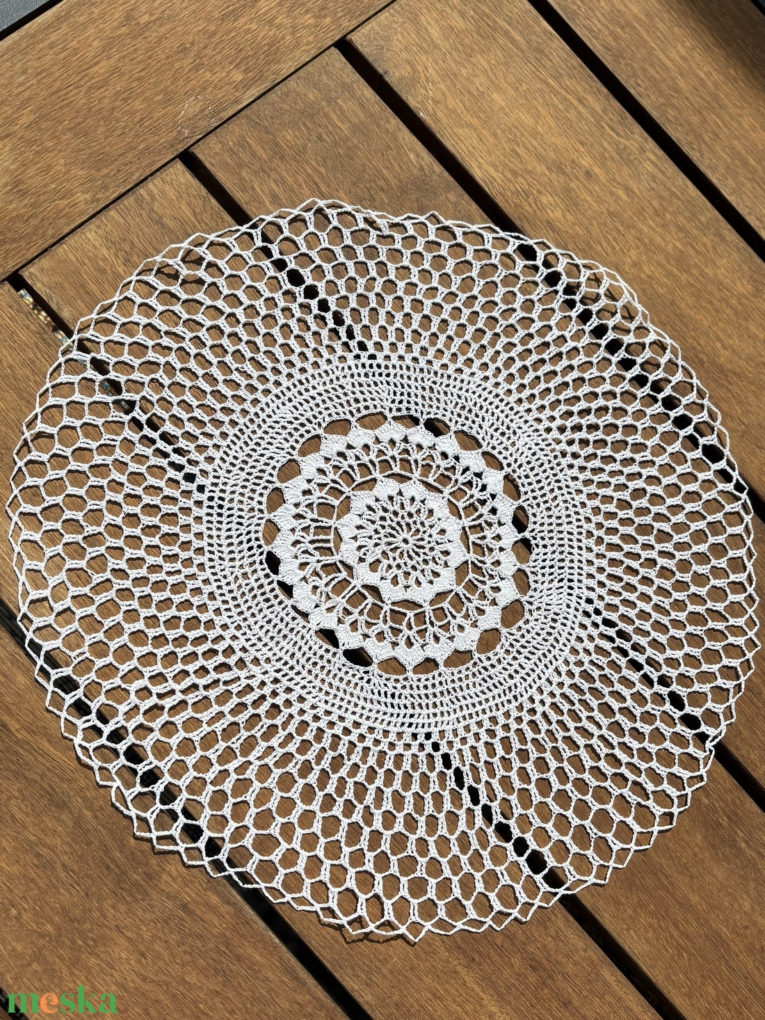 Kézzel horgolt csipke asztaldísz � virágmintás terítő (36 cm) - otthon & életmód - lakástextil - abrosz, terítő - asztalközép terítő - Meska.hu