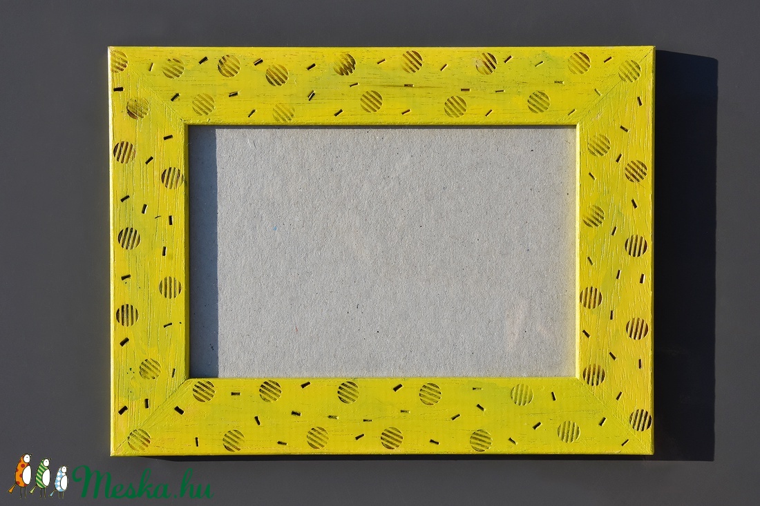 Pirogravírozott mintás, sárga képkeret - otthon & életmód - dekoráció - Meska.hu