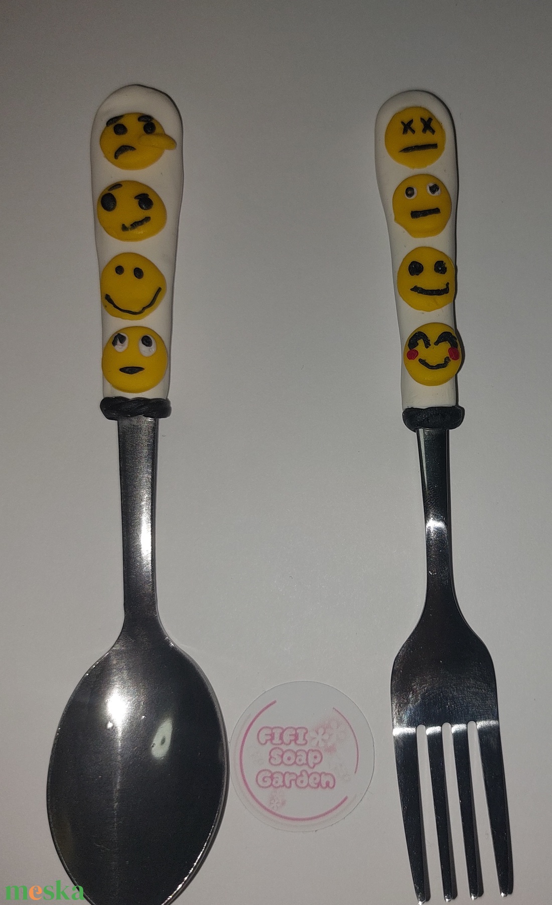 Smiley mintás teáskanál-kisvilla szett - otthon & életmód - konyhafelszerelés, tálalás - tálalás - kanál & villa - Meska.hu Smiley mintás teáskanál-kisvilla szett - otthon & életmód - konyhafelszerelés, tálalás - tálalás - kanál & villa - Meska.hu