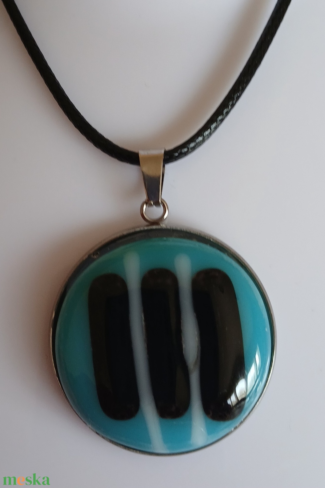 BILLENTYŰK üvegmedál - ékszer - nyaklánc - medál - Meska.hu