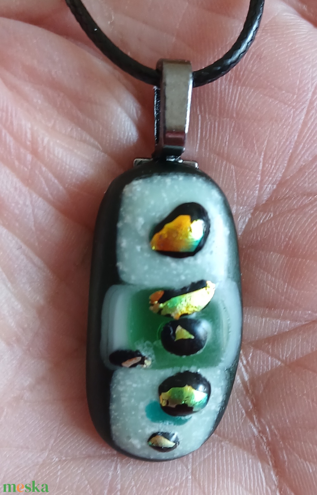 Aranyos üvegmedál - ékszer - nyaklánc - medál - Meska.hu