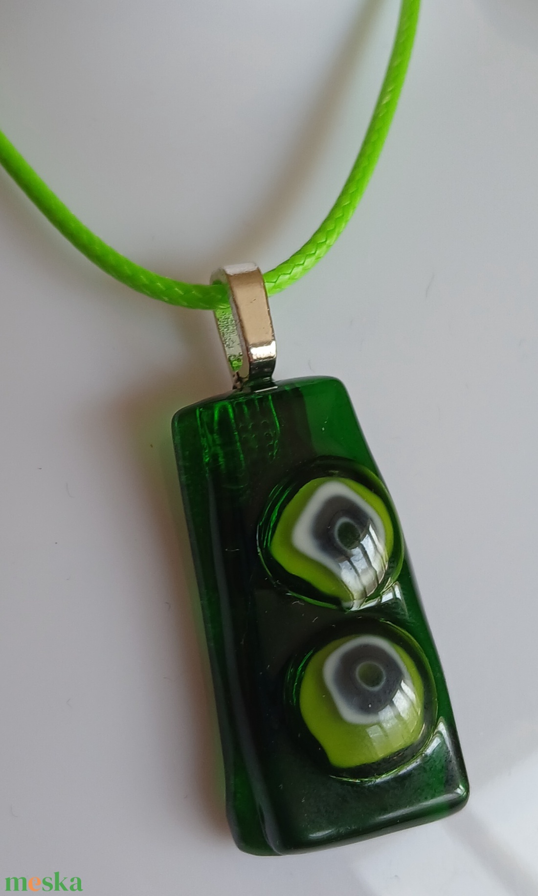 ZÖLD SZEMEK üvegmedál - ékszer - nyaklánc - medál - Meska.hu