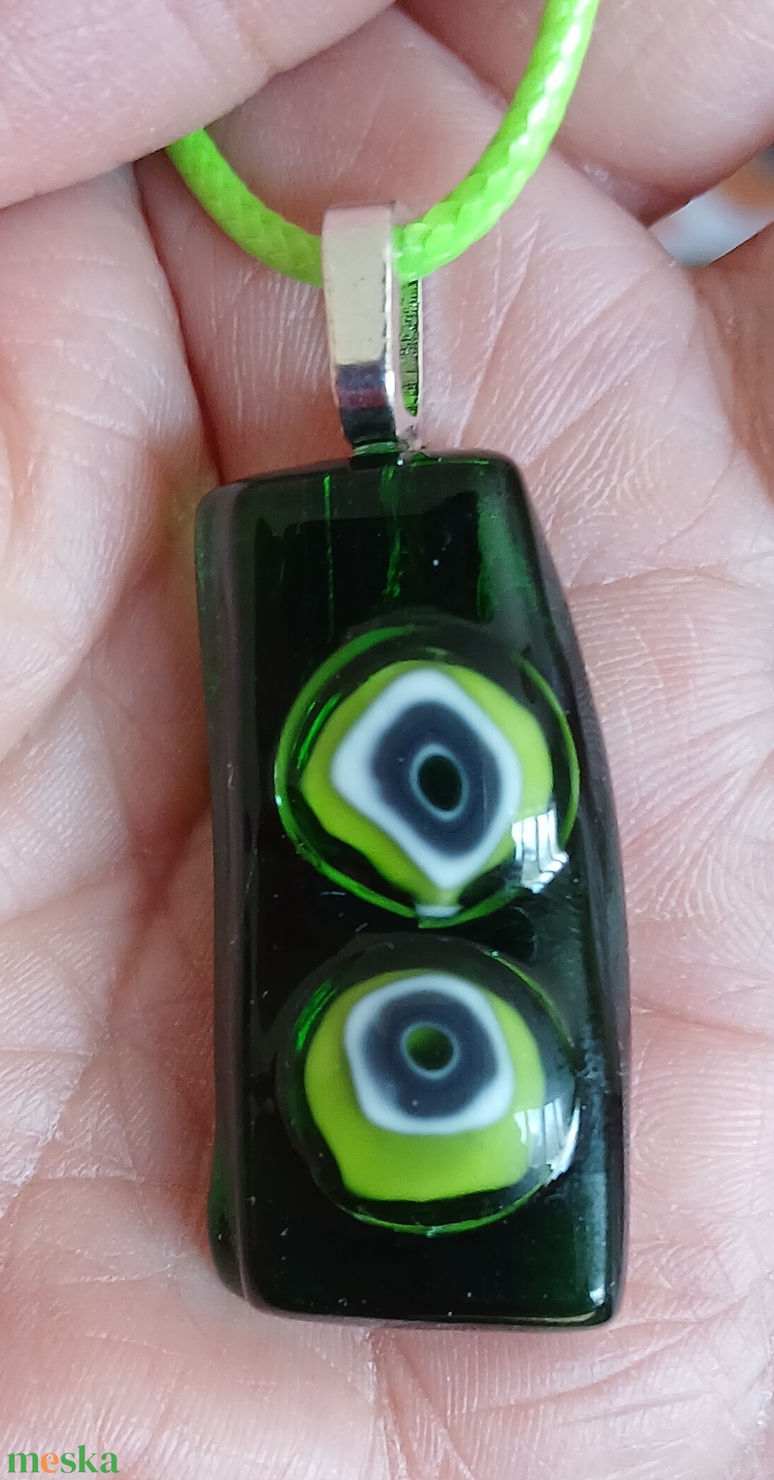 ZÖLD SZEMEK üvegmedál - ékszer - nyaklánc - medál - Meska.hu