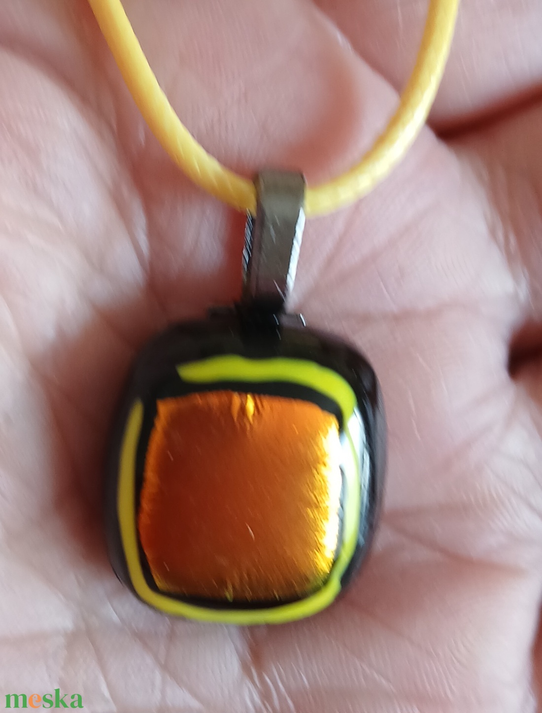 Arany kavics üvegmedál - ékszer - nyaklánc - medál - Meska.hu