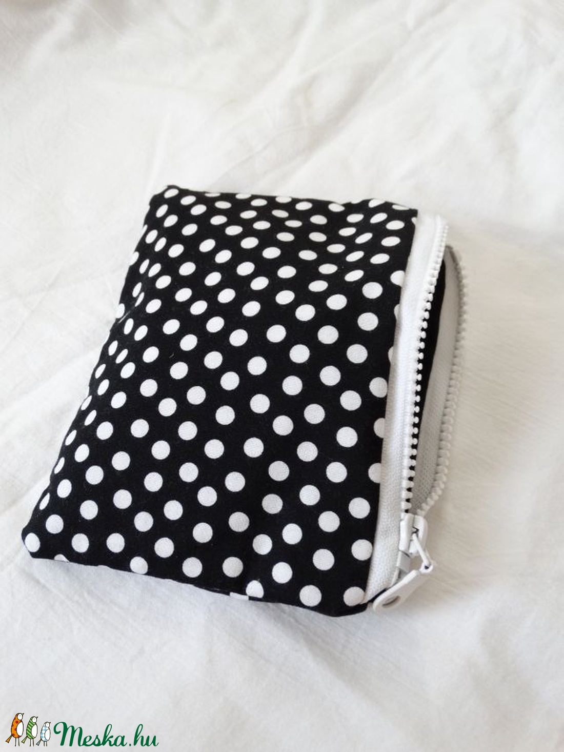 Pöttyös Pénztárca - Kártyatartó - Pöttyös mini neszesszer - Sminktáska - Kozmetikai táska - Fekete/fehér - Telefontartó  - táska & tok - pénztárca & más tok - kártyatartó & irattartó - Meska.hu