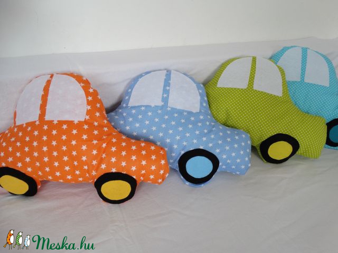 Autó formájú párna - Autós díszpárna - Autó párna - Textiljáték - Textilfigura -  - Meska.hu