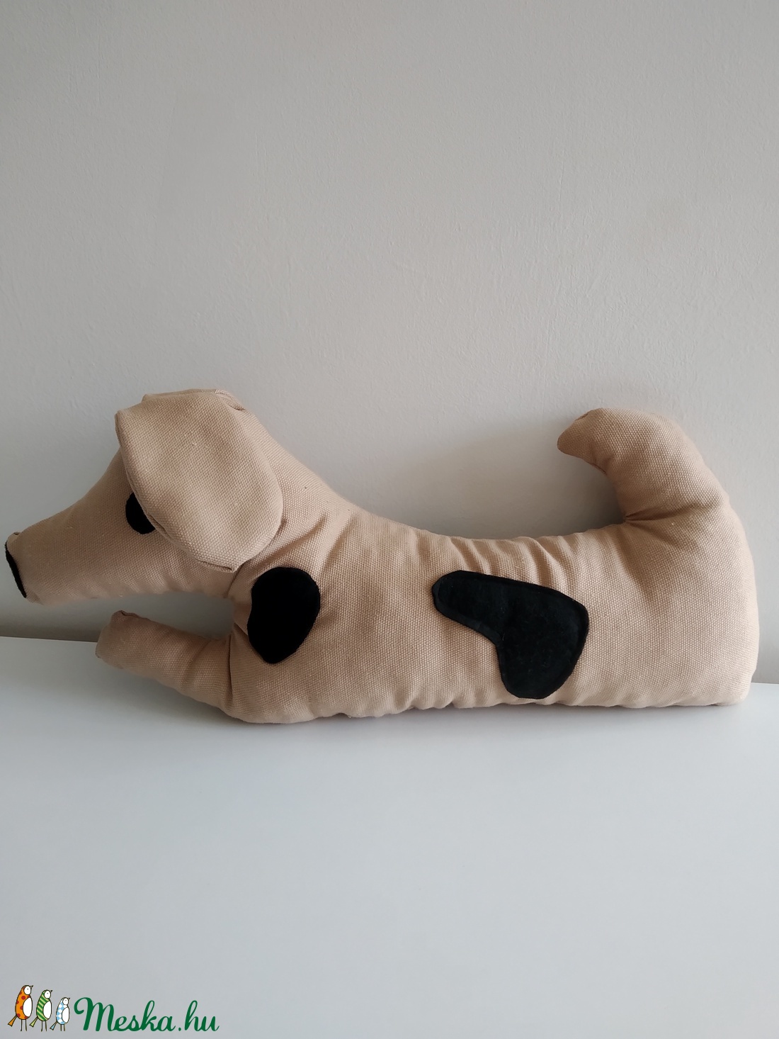 Kutya figura - textil kutya - kutyus - tacskó állatfigura - plüss kutya - foltos blöki - kutya párna -Tacskó forma párna -  - Meska.hu