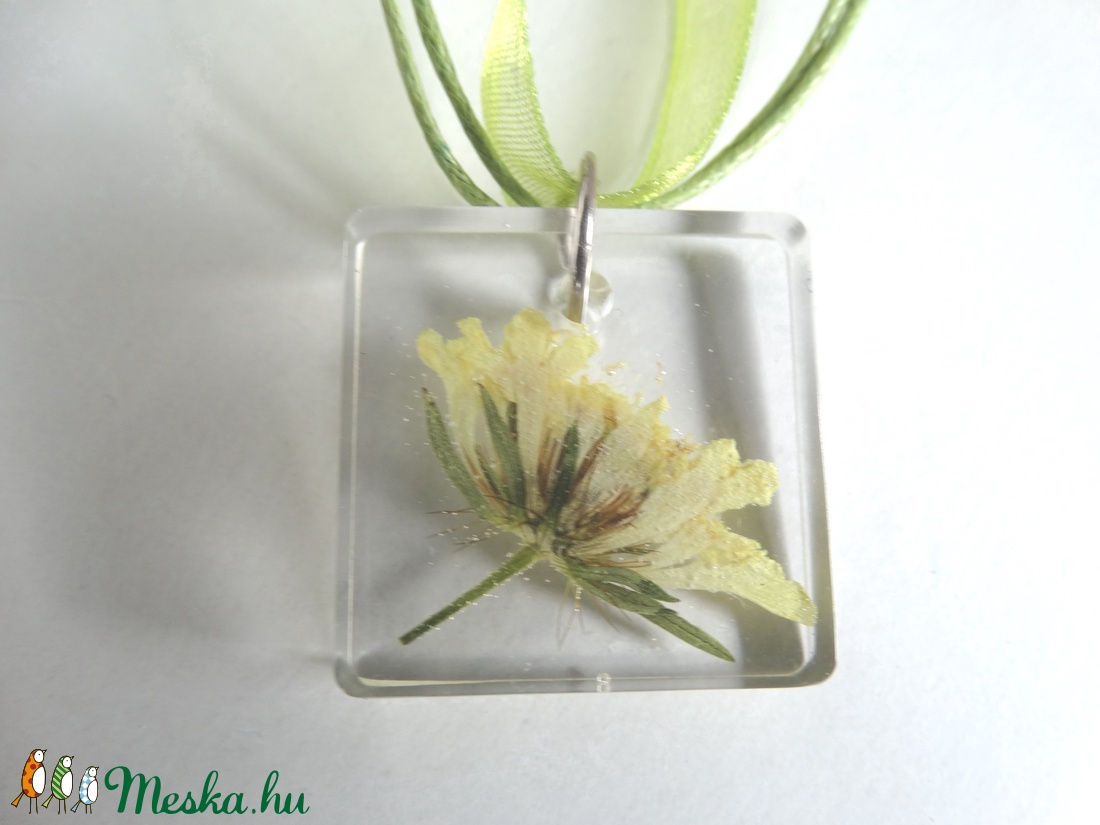 Mezei Virágos műgyanta nyaklánc - mezei virág - igazi préselt virág gyantába foglalva - műgyanta ékszer mezei virággal - ékszer - nyaklánc - medálos nyaklánc - Meska.hu