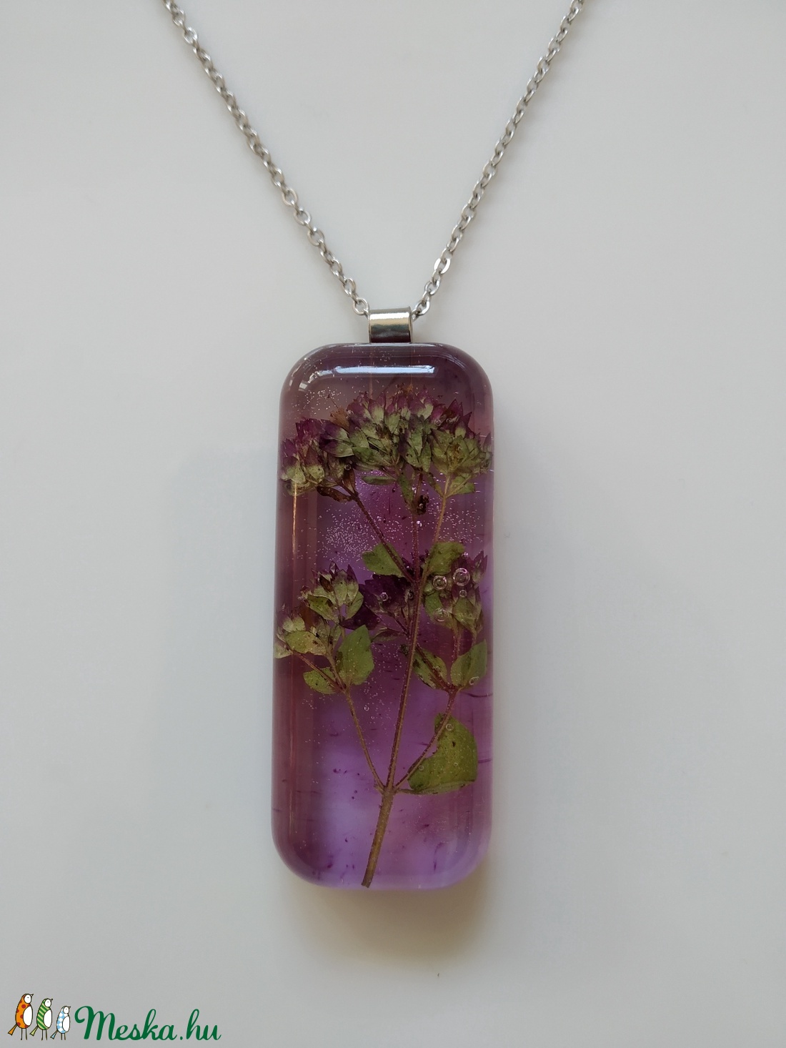 Oregánó virágos műgyanta ékszer nemesacél láncon - valódi növény gyantában - gyantaékszer - Szurokfű virágok  - ékszer - nyaklánc - medálos nyaklánc - Meska.hu