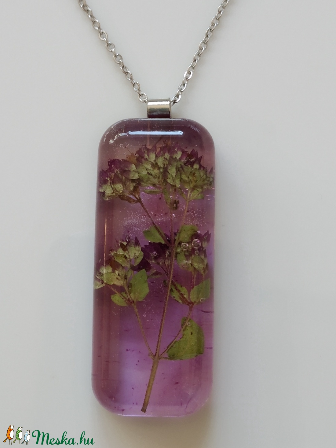 Oregánó virágos műgyanta ékszer nemesacél láncon - valódi növény gyantában - gyantaékszer - Szurokfű virágok  - ékszer - nyaklánc - medálos nyaklánc - Meska.hu