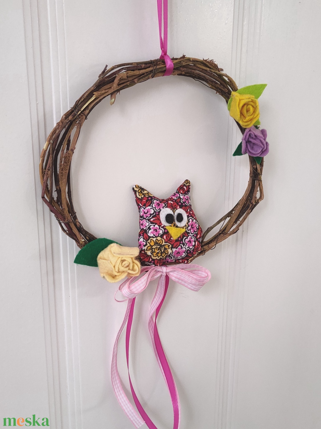 Tavaszi baglyos - virágos ajtódísz - tavaszi koszorú rózsával - tavaszi kopogtató bagoly figurával  - otthon & életmód - dekoráció - ajtó- és ablak dekoráció - ajtódísz & kopogtató - Meska.hu