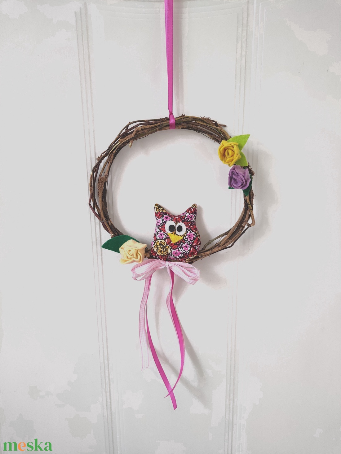 Tavaszi baglyos - virágos ajtódísz - tavaszi koszorú rózsával - tavaszi kopogtató bagoly figurával  - otthon & életmód - dekoráció - ajtó- és ablak dekoráció - ajtódísz & kopogtató - Meska.hu