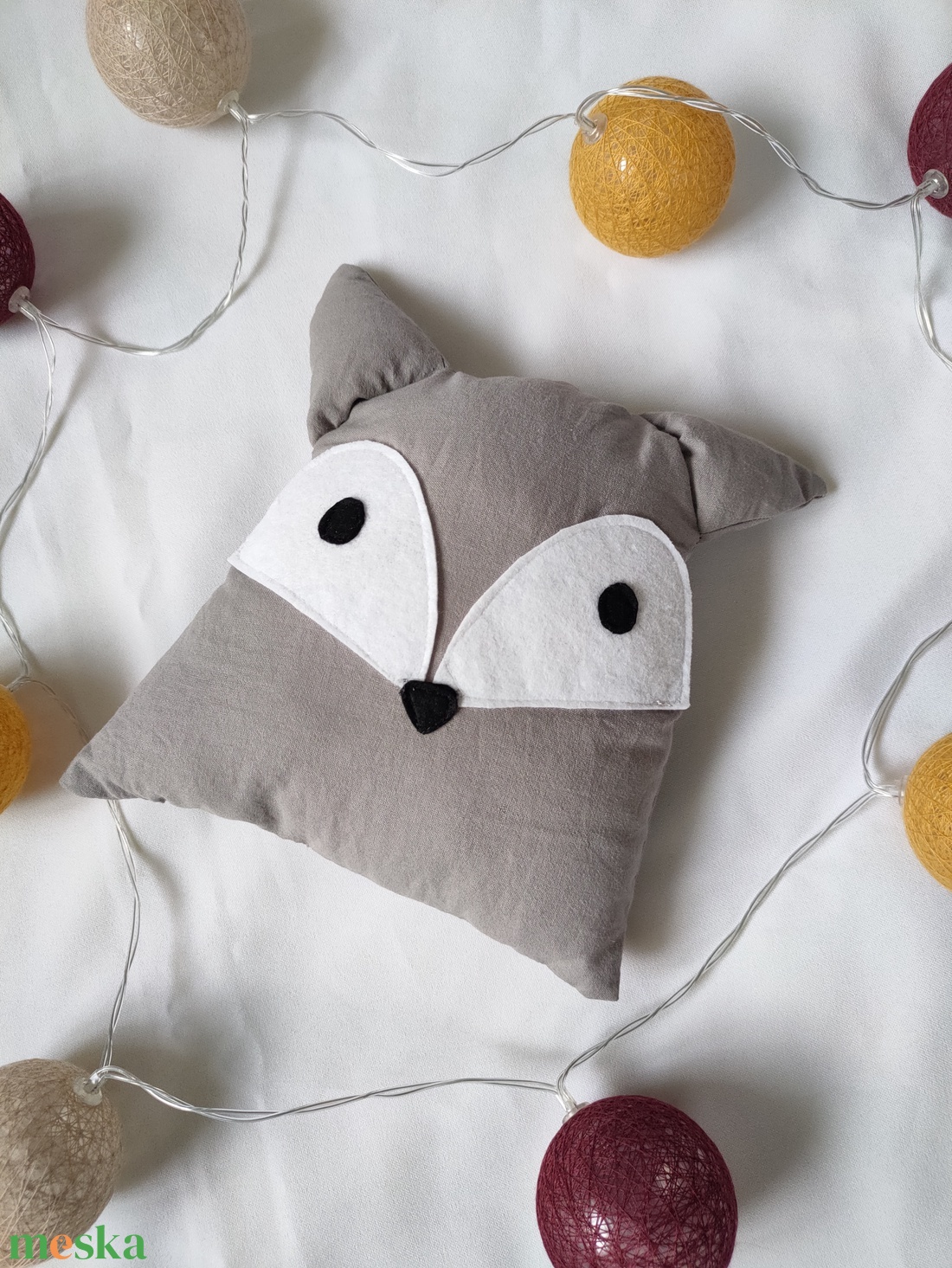Ezüst róka párna - szürke róka figura -  Rókás díszpárna - farkas figura - Textil figura - Textil játék - játék & sport - plüssállat & játékfigura - róka - Meska.hu
