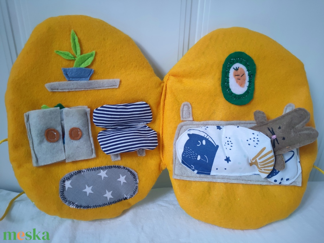 Nyuszi tojás házikóban - Húsvéti textil könyv gyerekeknek - Húsvéti csendeskönyv - Nyuszis játszókönyv - baba - mama - baba játékok - textilkönyv & babakönyv - Meska.hu