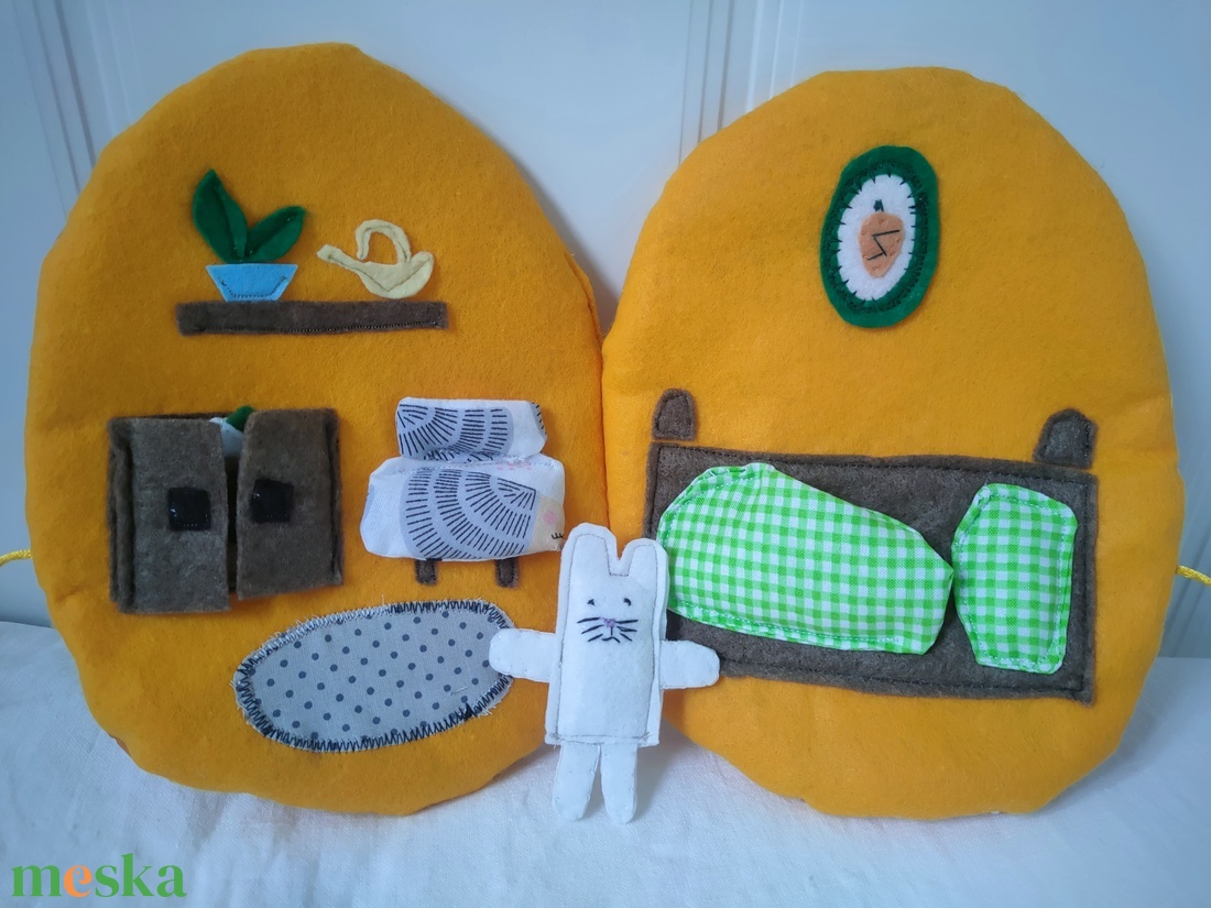 Nyuszi tojás házikóban - Húsvéti textil könyv gyerekeknek - Húsvéti csendeskönyv - Nyuszis játszókönyv - játék & sport - szerepjáték - Meska.hu