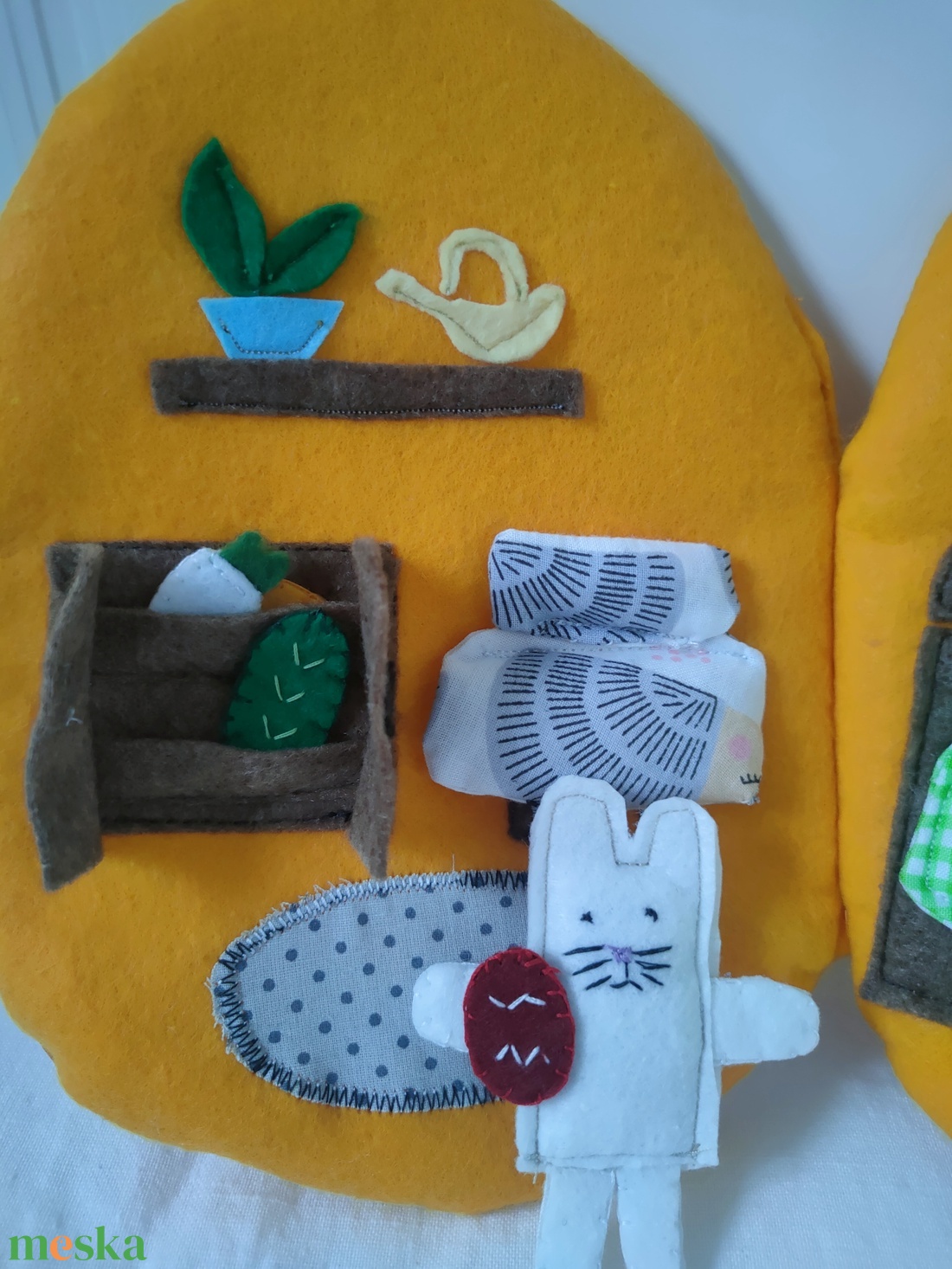 Nyuszi tojás házikóban - Húsvéti textil könyv gyerekeknek - Húsvéti csendeskönyv - Nyuszis játszókönyv - játék & sport - szerepjáték - Meska.hu