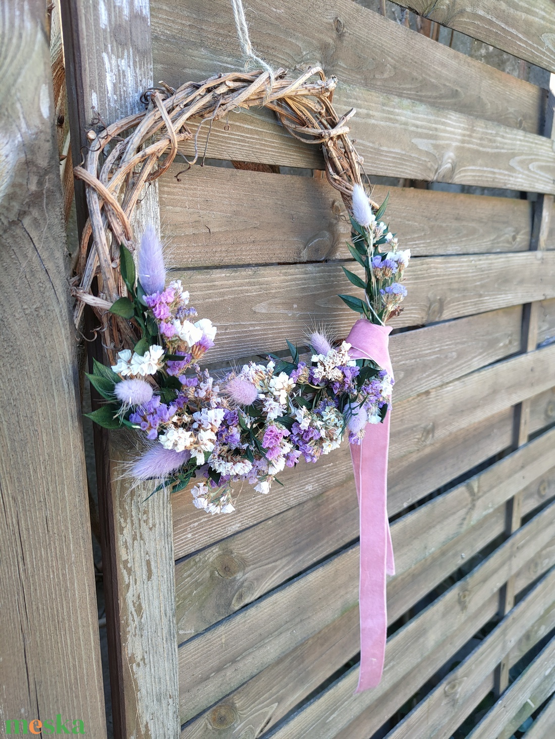 Szárazvirágos ajtódísz - lila koszorú szárított virágokkal - tavaszi kopogtató igazi növényekkel - otthon & életmód - dekoráció - ajtó- és ablak dekoráció - ajtódísz & kopogtató - Meska.hu
