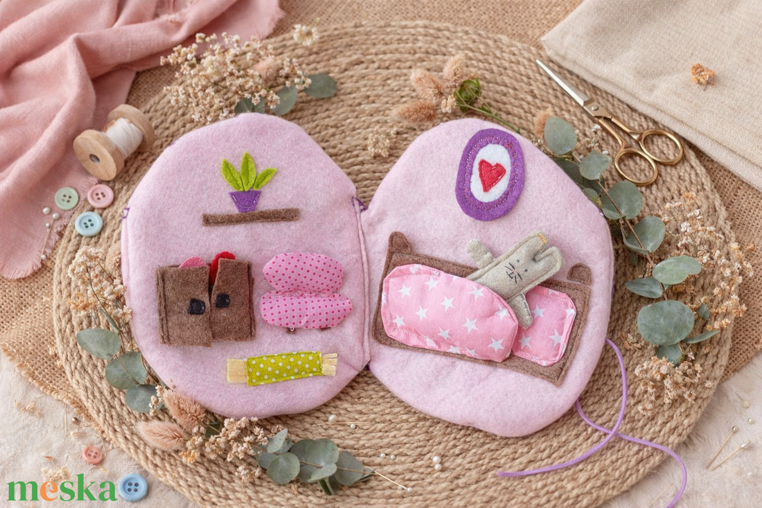 Húsvéti nyuszi háza textil könyv - Húsvéti Nyuszis filc játszókönyv - hordozható interaktív filc csendeskönyv  - játék & sport - baba & babaház - babaház - Meska.hu