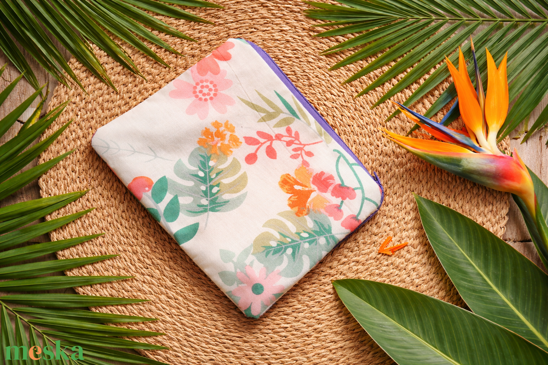 Trópusi virágos pénztárca - Kártyatartó - lapos neszesszer - nyári neszeszer virág mintával - virág mintás  - táska & tok - pénztárca & más tok - kártyatartó & irattartó - Meska.hu