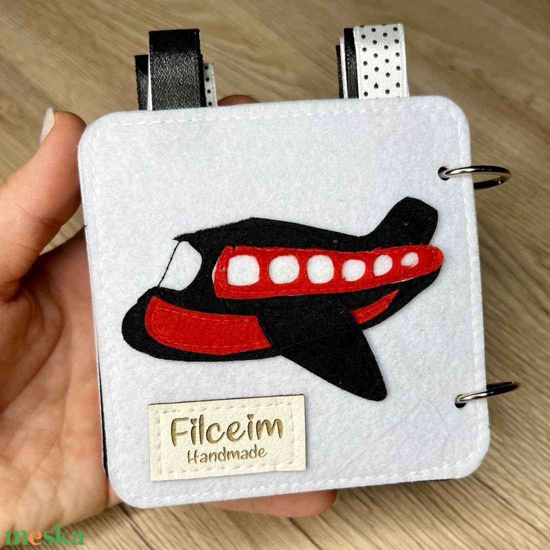 Kontrasztos kártya, amely könyvvé alakítható, babakocsira, kiságyra is rakható, újszülött látogató ajándéknak   - játék & sport - babalátogató ajándékcsomag - Meska.hu