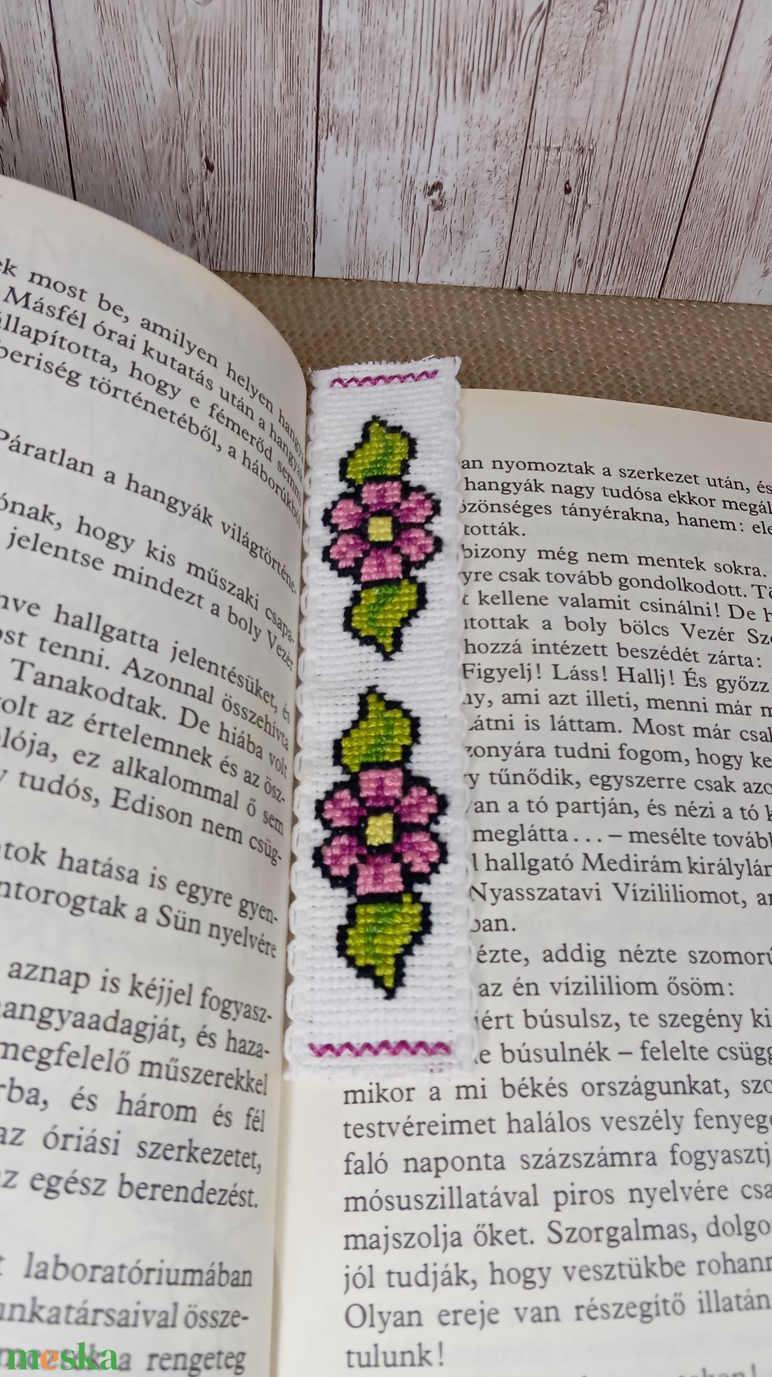 Keresztszemes könyvjelző - könyv & zene - könyvjelző - Meska.hu Keresztszemes könyvjelző - könyv & zene - könyvjelző - Meska.hu