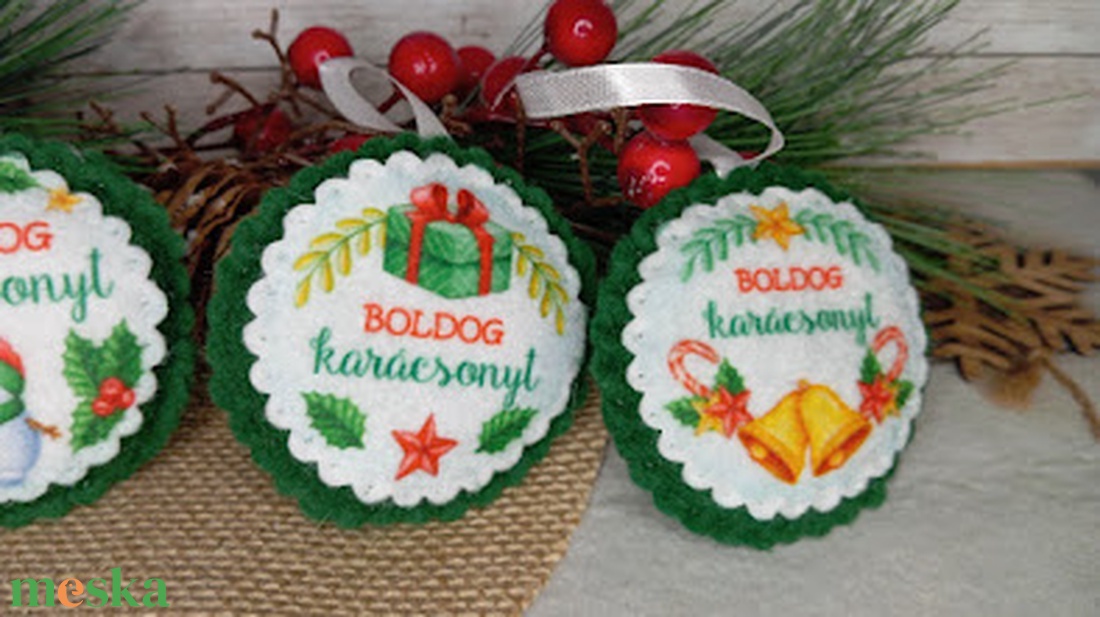 Boldog karácsony fenyődísz csomag - karácsony - karácsonyi lakásdekoráció - karácsonyfadíszek - Meska.hu