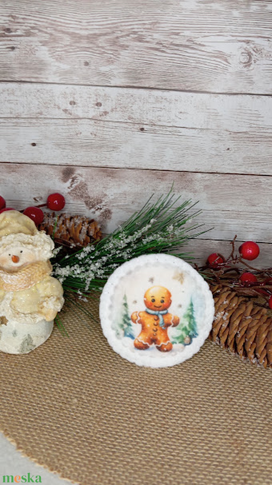 Mézi a havas fák között-hűtőmágnes - karácsony - karácsonyi lakásdekoráció - karácsonyi lakásdíszek - Meska.hu